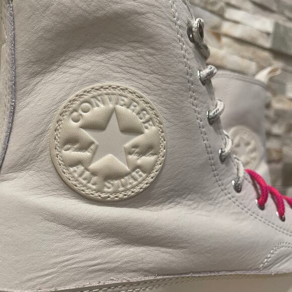 Converse Lugged 2.0 Hi Sneakers 7M/8.5W | White Leather Boots Platform High Tops - Picture 7 of 12